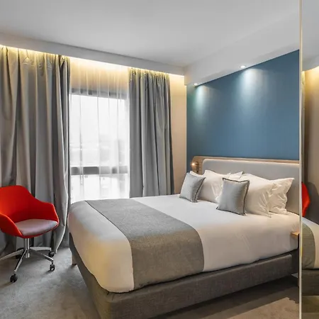 Express By Ihg Hotel 3*