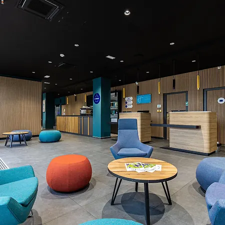 Express By Ihg Hotel 3*