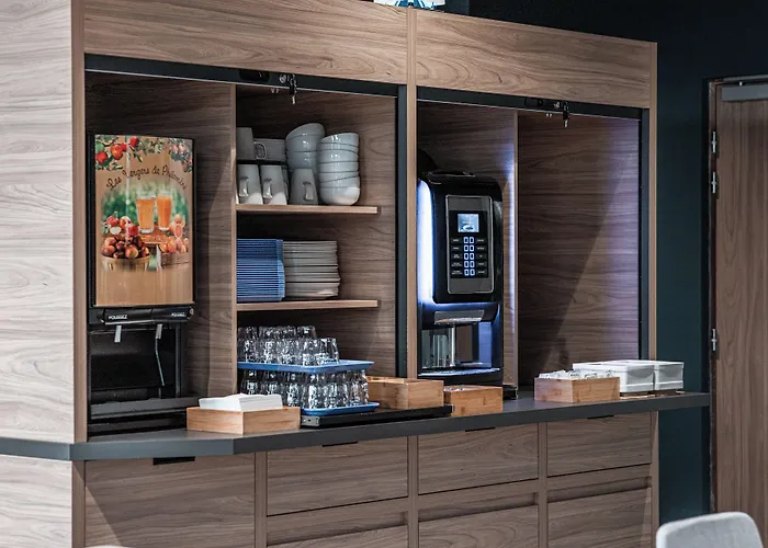 Express By Ihg Hotel 3*