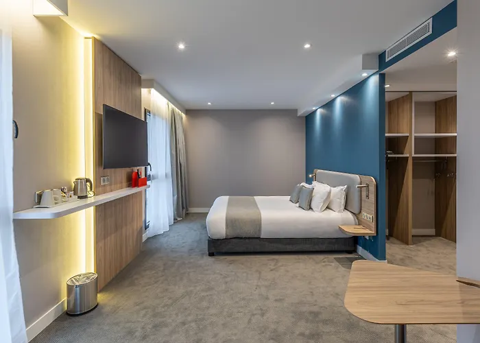 Express By Ihg Hotel