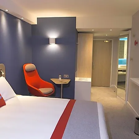 Express By Ihg Hotel 3*