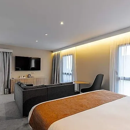 Express By Ihg Hotel 3*