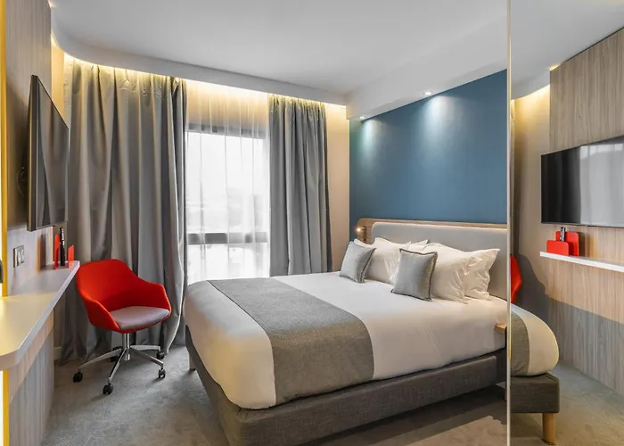 Express By Ihg Hotel 3*