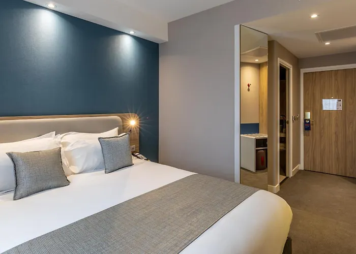 Express By Ihg Hotel 3*